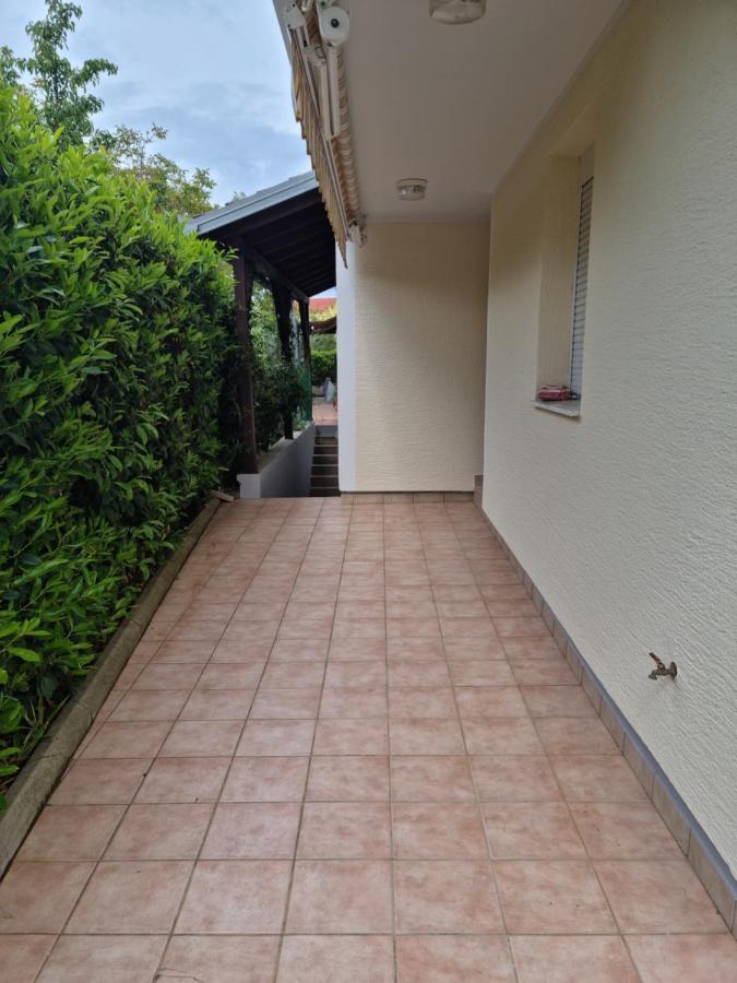 Apartments Zoretic Malinska Exterior photo