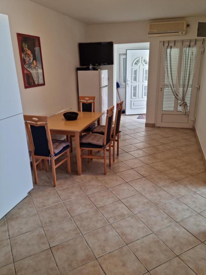 Apartments Zoretic Malinska Exterior photo